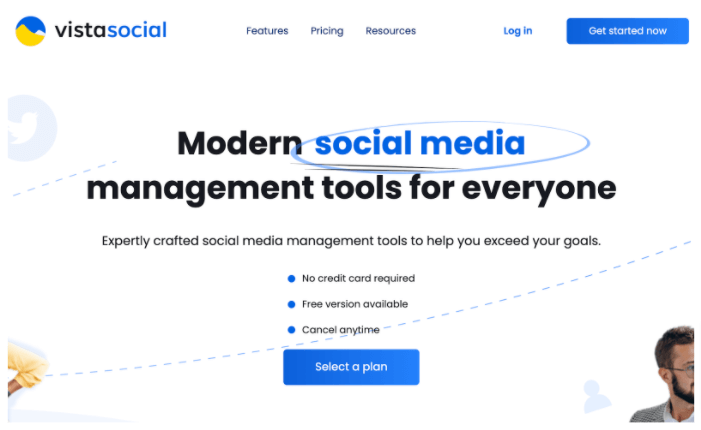 Screenshot of Vista Social's homepage