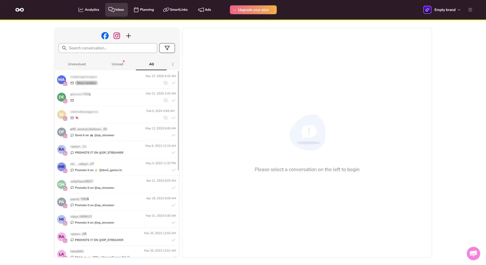 The Metricool social inbox interface.